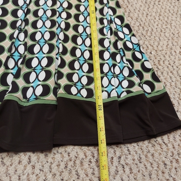 DressBarn Fit & Flare Dress 8 Cap Sleeve Brown Geometric Stretch V Neck Packable - Picture 5 of 9